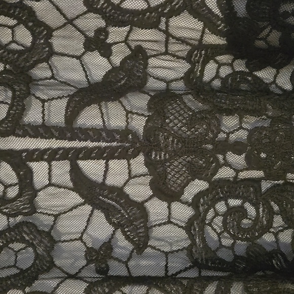 Simply Vera by Vera Wang Black Lace sweater white satin - Picture 3 of 4